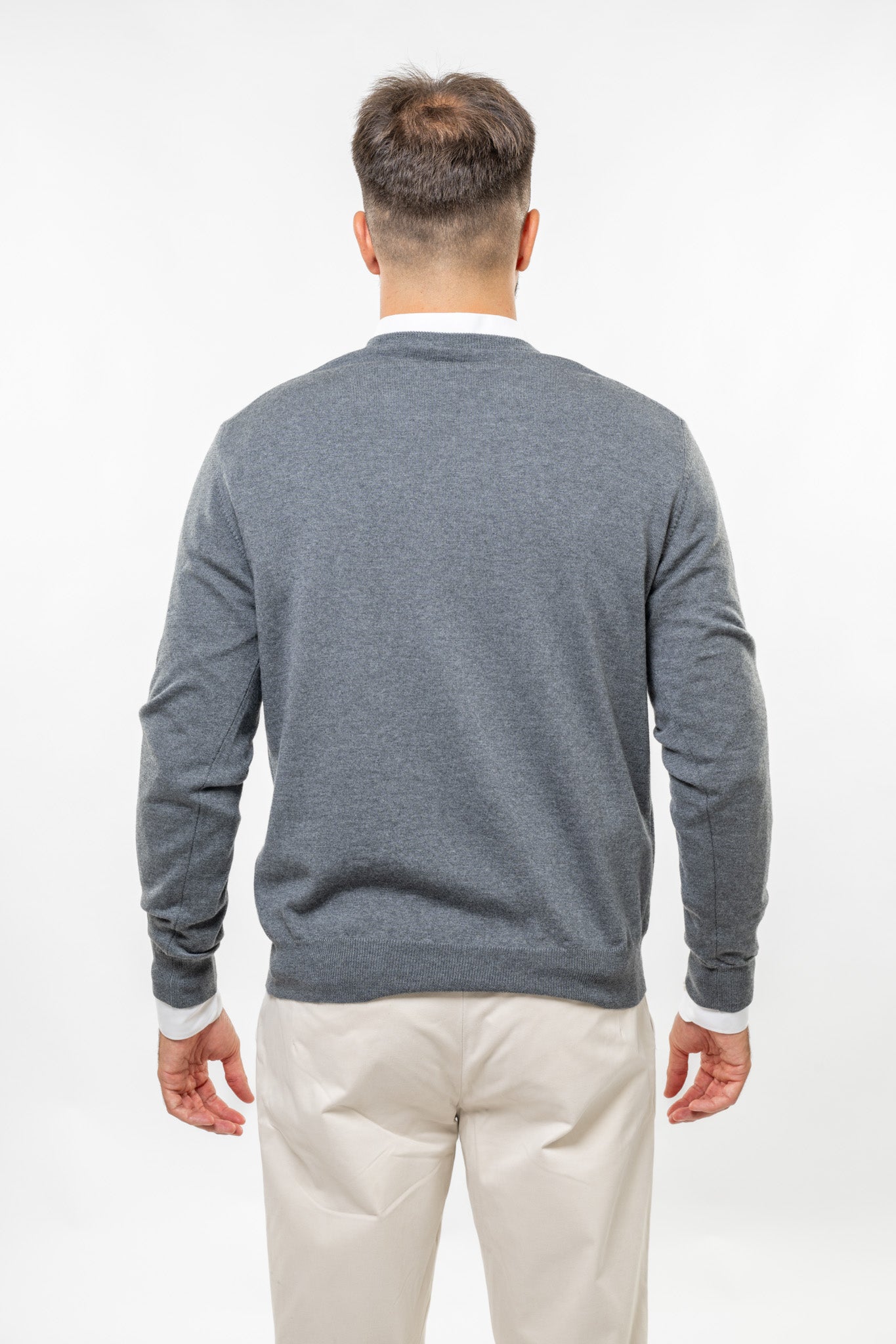 Scollo a V in Lana Merinos Grigio