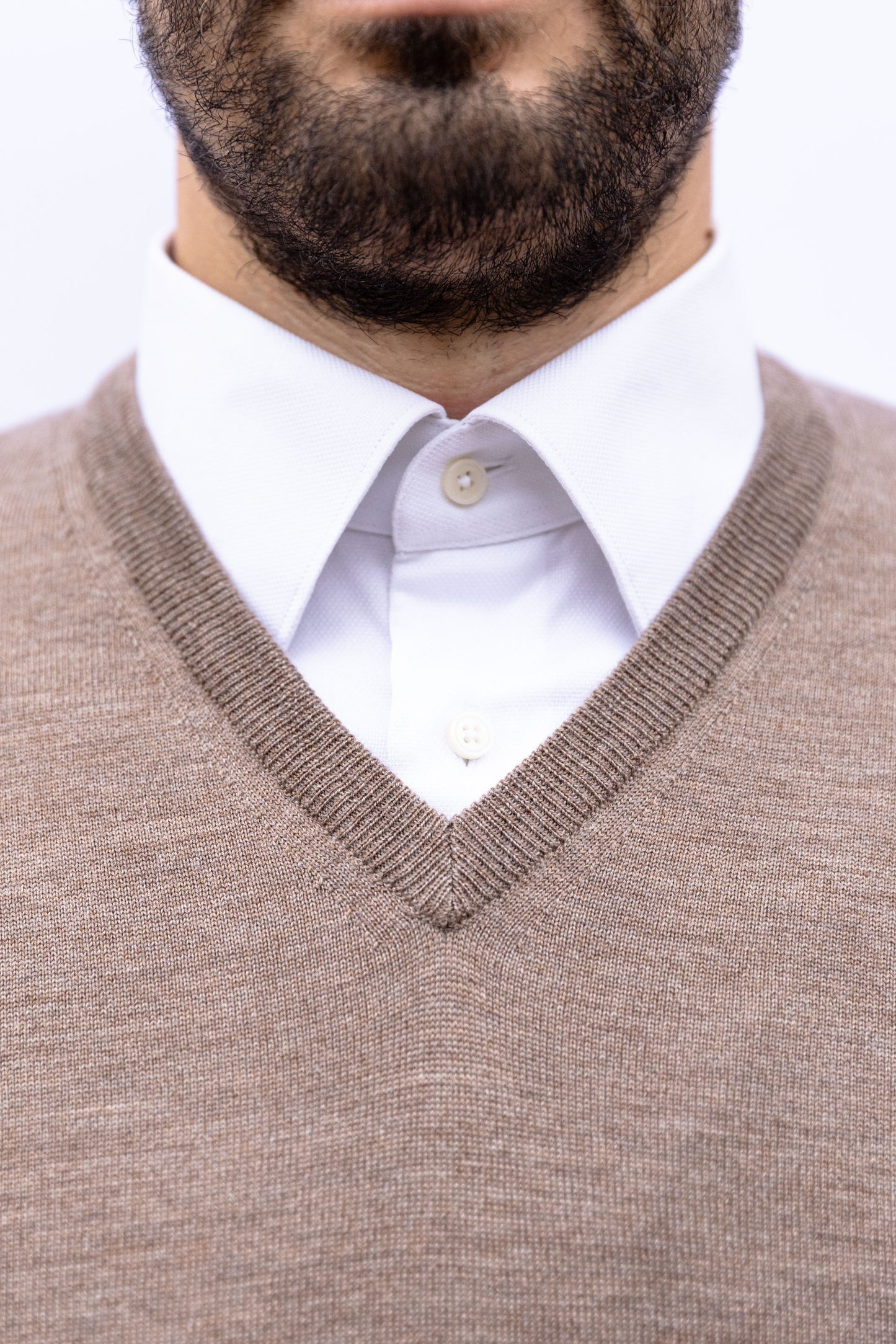 Scollo a V in Lana Merinos Beige