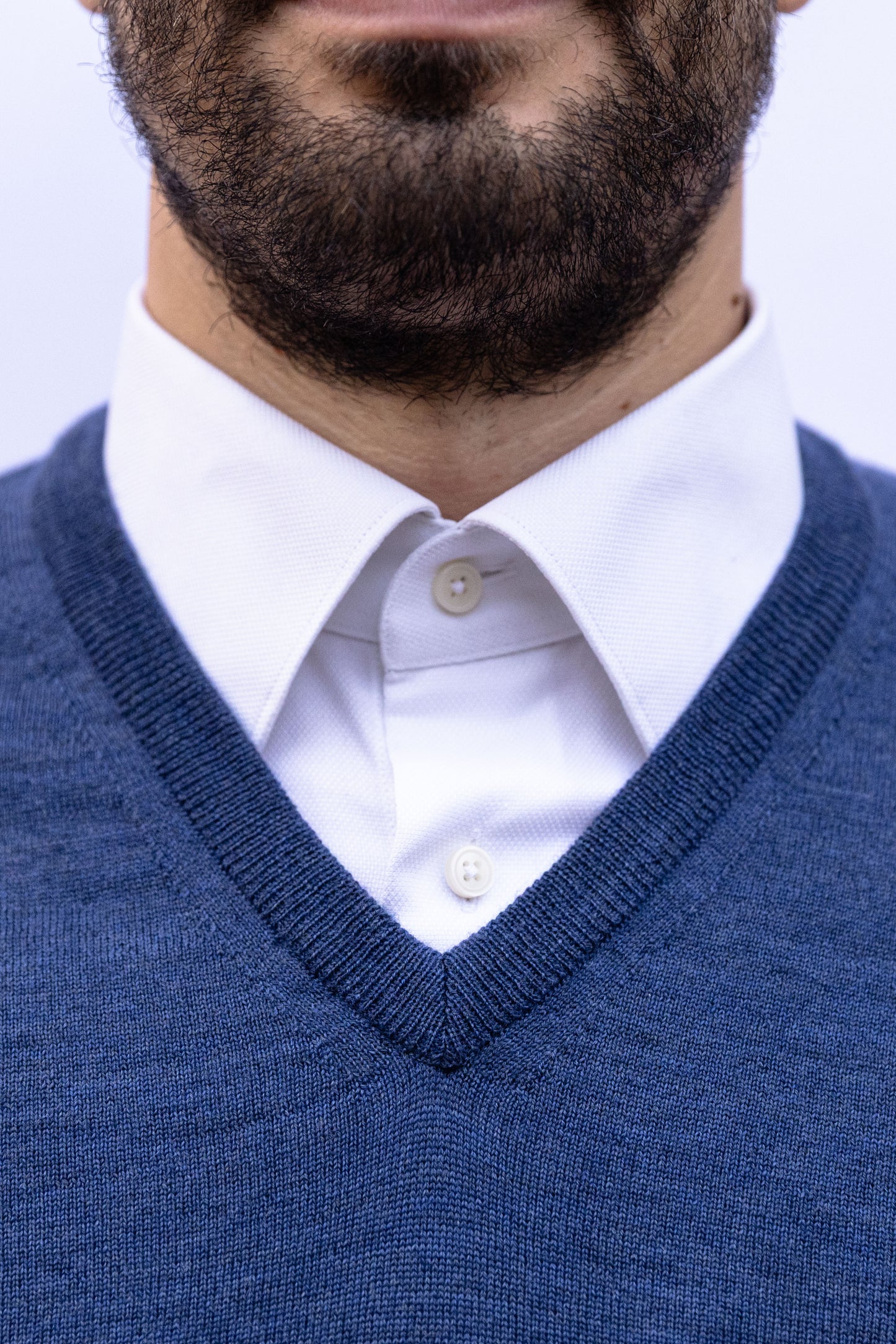 Scollo a V in Lana Merinos Avio